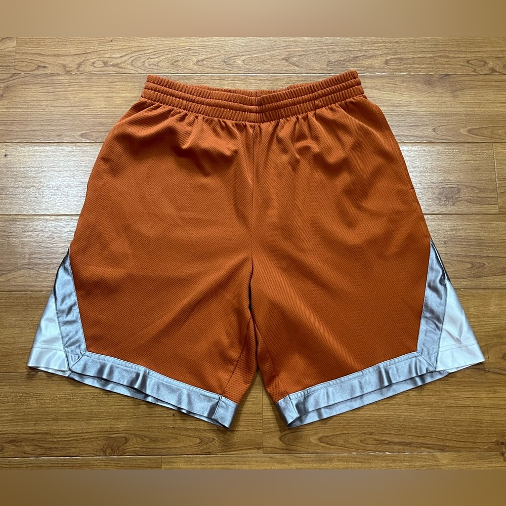 Tek Gear Burnt Orange with Silver/White Shorts Men’s Large